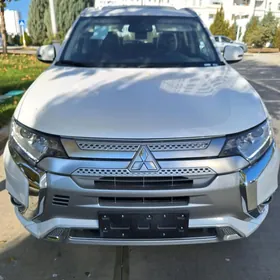 Mitsubishi Outlander 2022