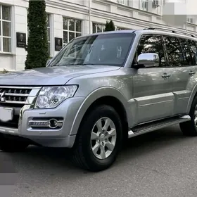 Mitsubishi Pajero 2009