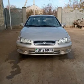 Toyota Camry 2000