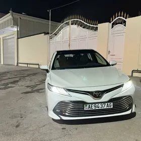 Toyota Camry 2018