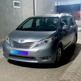 Toyota Sienna 2013