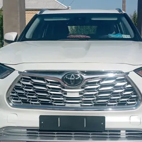 Toyota Grand Highlander 2020