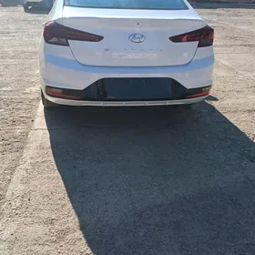 Hyundai Elantra 2019