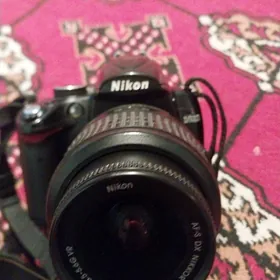 Nikon D5000