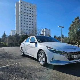 Hyundai Elantra 2022