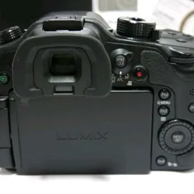 Lumix GH4