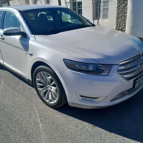 Ford Taurus 2016