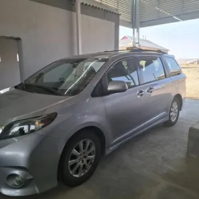 Toyota Sienna 2011