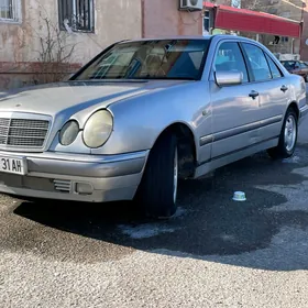 Mercedes-Benz E320 1996