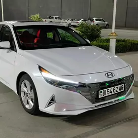 Hyundai Elantra 2022