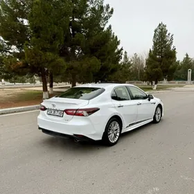 Toyota Camry 2018