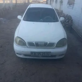 Daewoo Lanos 1998