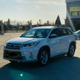 Toyota Highlander 2018