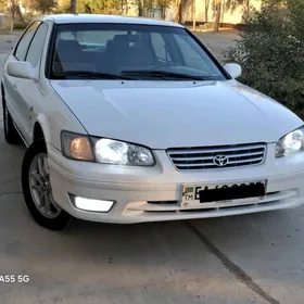 Toyota Camry 2000