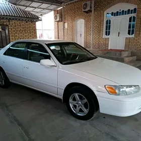 Toyota Camry 2001