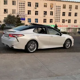 Toyota Camry 2018