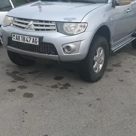 Mitsubishi L200 2014