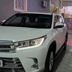 Toyota Highlander 2019