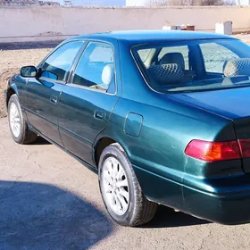 Toyota Camry 2001