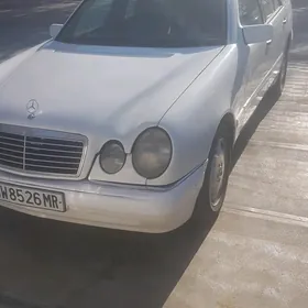 Mercedes-Benz E320 1999