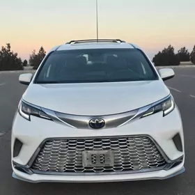 Toyota Sienna 2021