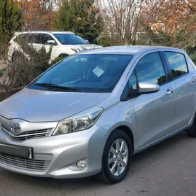 Toyota Yaris 2012