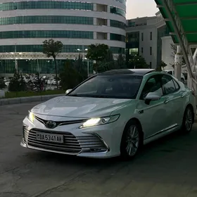 Toyota Camry 2018