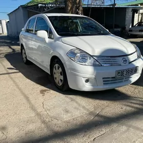 Nissan Versa 2010