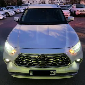 Toyota Highlander 2020