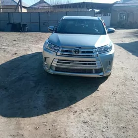 Toyota Highlander 2019