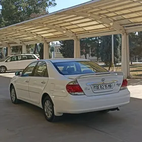 Toyota Camry 2004