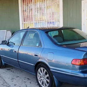 Toyota Camry 2000