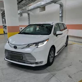 Toyota Sienna 2021