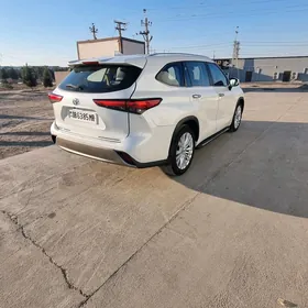 Toyota Highlander 2020