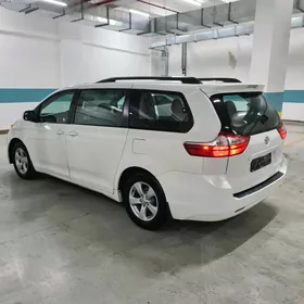 Toyota Sienna 2018