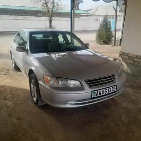 Toyota Camry 2000