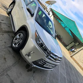 Toyota Highlander 2019