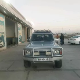 Nissan Patrol 1995