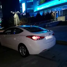 Hyundai Elantra 2013