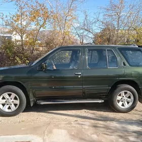 Nissan Pathfinder 1997