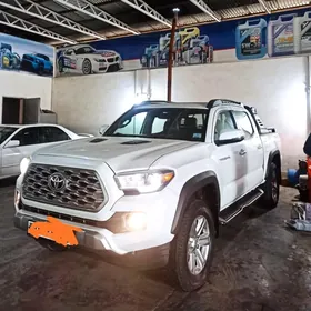 Toyota Tacoma 2019