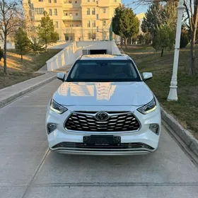 Toyota Highlander 2022