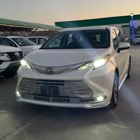 Toyota Sienna 2021