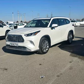 Toyota Highlander 2021