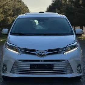 Toyota Sienna 2019