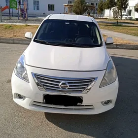 Nissan Versa 2012