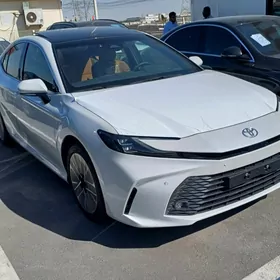 Toyota Camry 2025