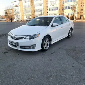 Toyota Camry 2013