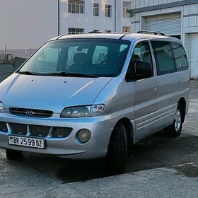 Hyundai H-1 1999