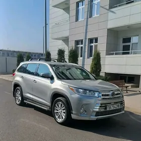 Toyota Highlander 2019